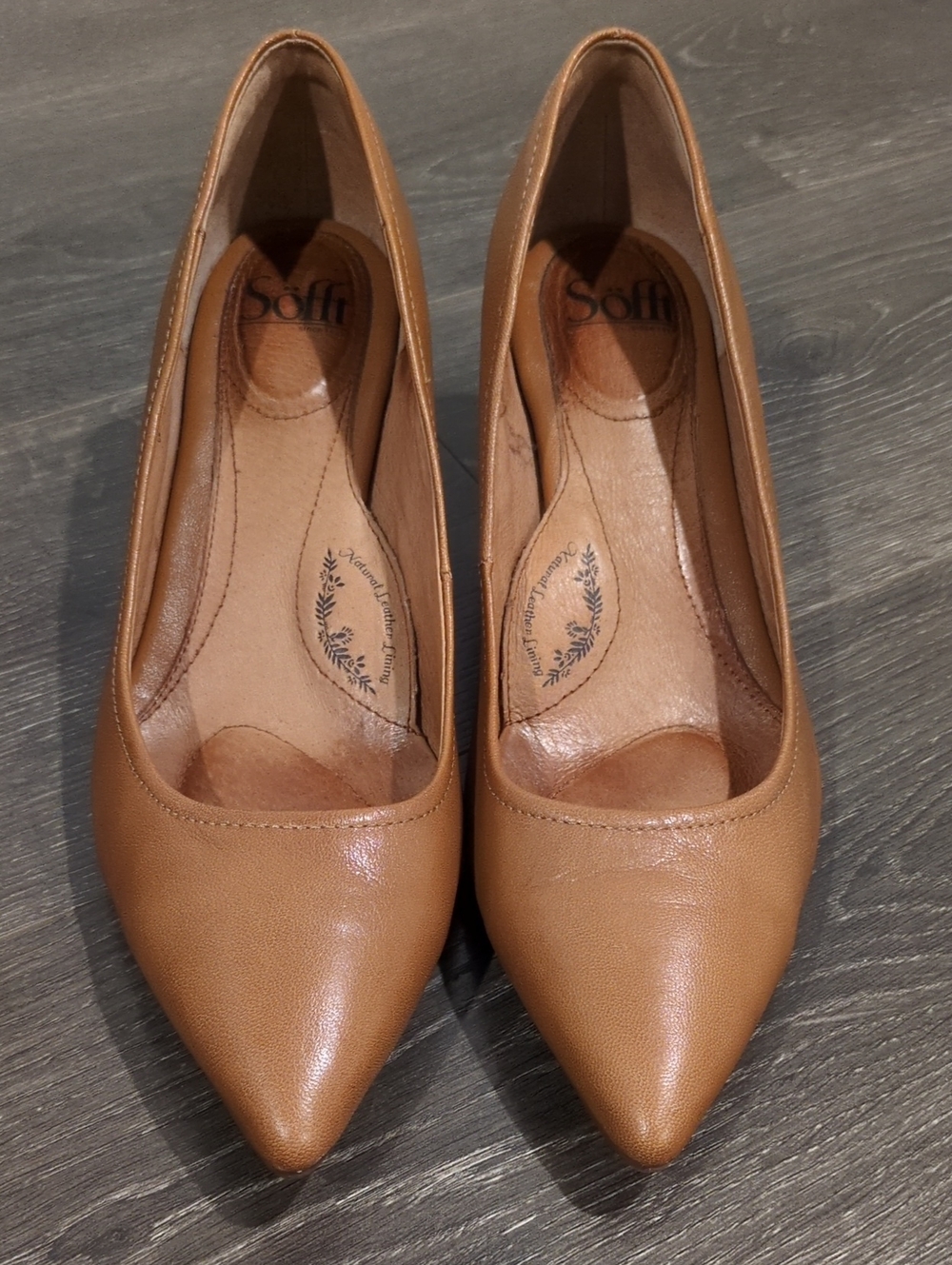 Sofft Women's Pointed Toe Pump in Tan